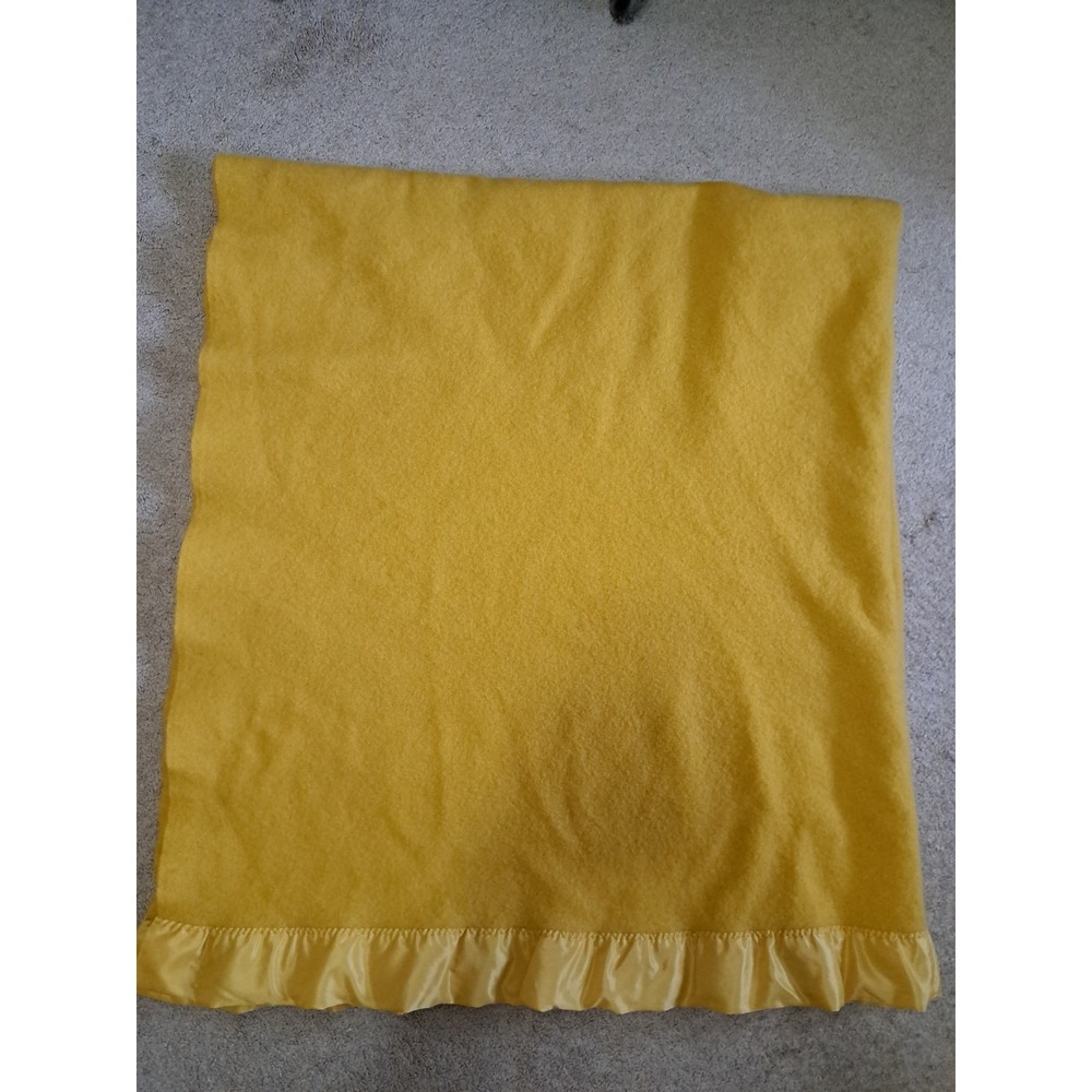 VTG Stevens Forstmann Yellow 100% Wool Blanket  Twin size 74 X 68" Made in USA